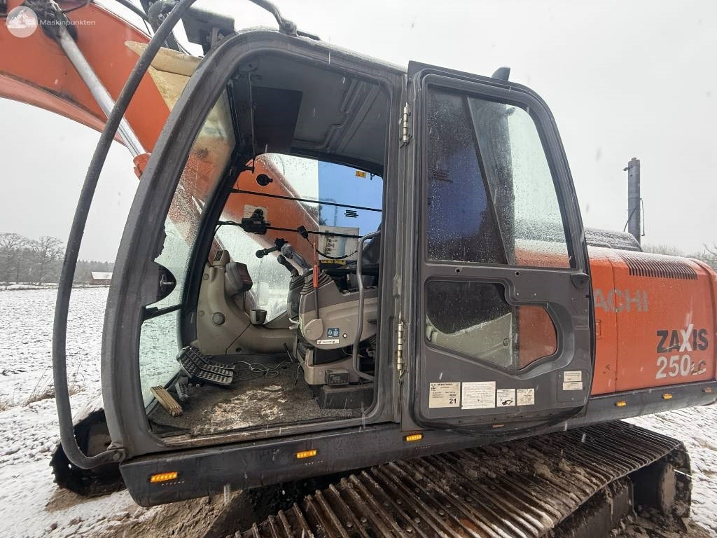 Vikšrinis ekskavatorius Hitachi ZX 250 LC-3: foto 14