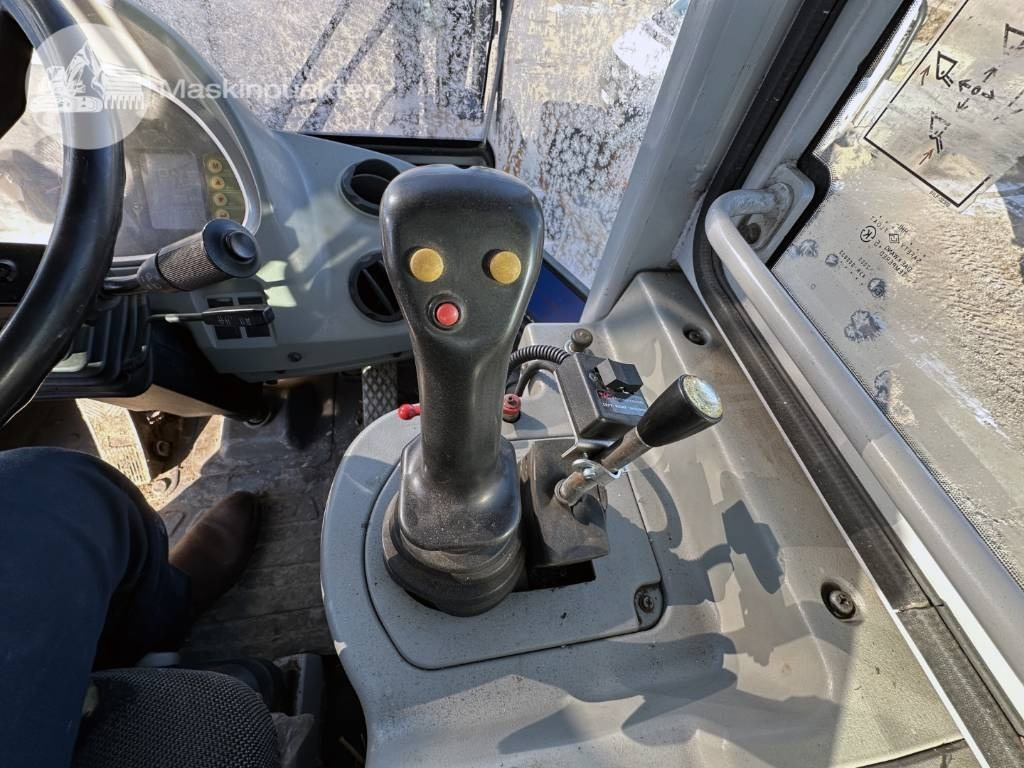 Ratinis krautuvas Hyundai HL 730 TM-7: foto 24 Ratinis krautuvas Hyundai HL 730 TM-7: foto 24