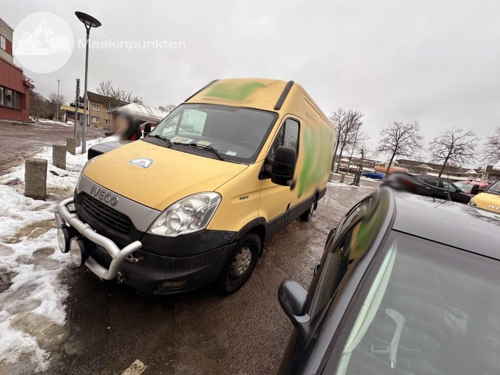 Iveco Daily 35 S13 V - Krovininis mikroautobusas: foto 2 Iveco Daily 35 S13 V - Krovininis mikroautobusas: foto 2