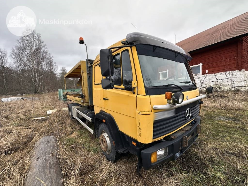 Mercedes-Benz 1117 L - Hook-lift sunkvežimis: foto 4 Mercedes-Benz 1117 L - Hook-lift sunkvežimis: foto 4