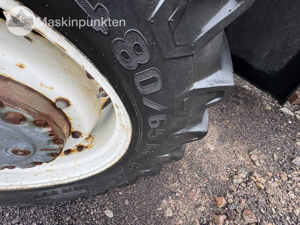 New Holland 8560 - Traktorius: foto 3 New Holland 8560 - Traktorius: foto 3