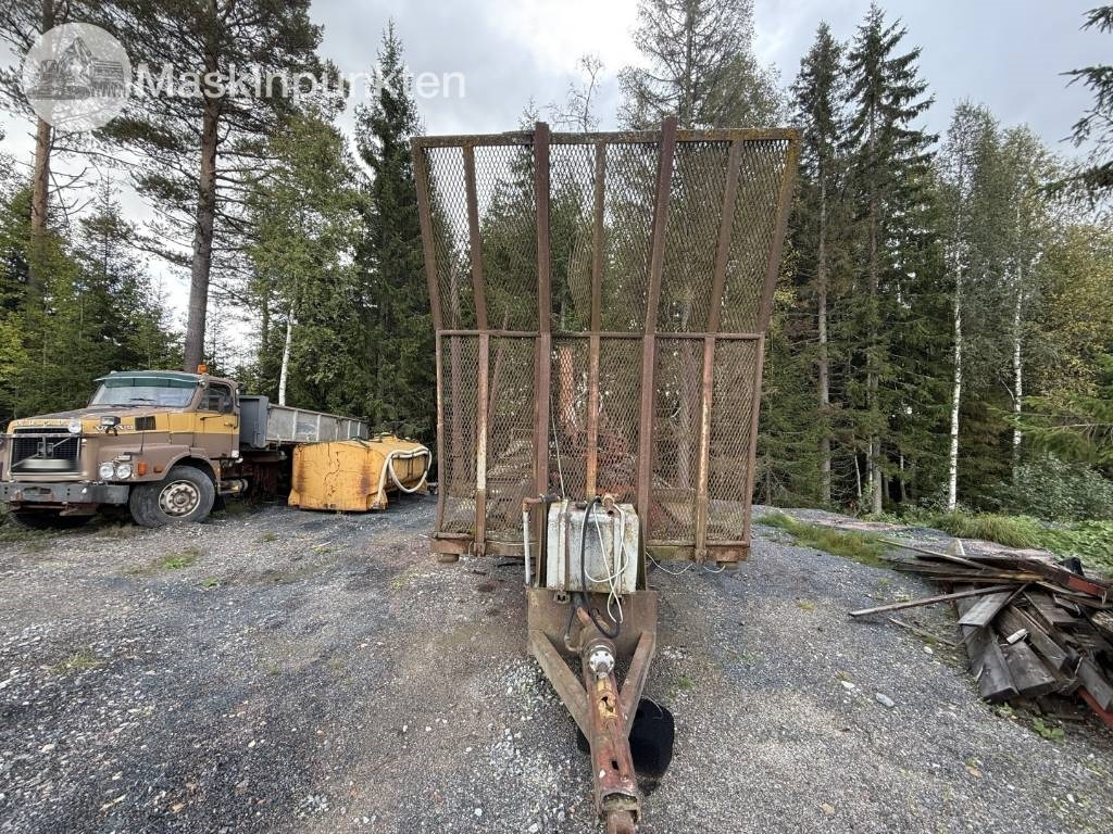 Traktorvagn med kran - Traktorinė priekaba: foto 2 Traktorvagn med kran - Traktorinė priekaba: foto 2