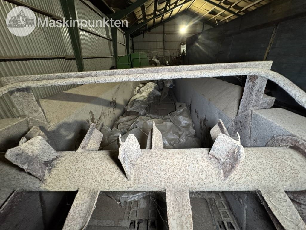 Videbaek 900 Gödselspridare - Tręšimo technika: foto 4 Videbaek 900 Gödselspridare - Tręšimo technika: foto 4