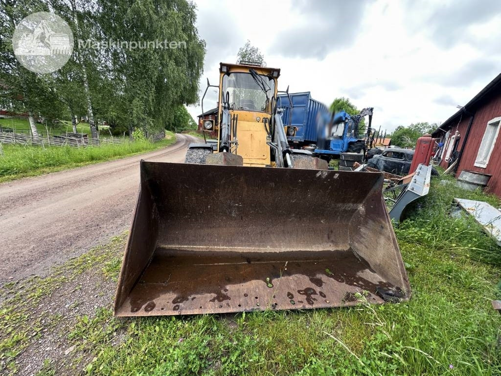 Volvo BM 4300 - Ratinis krautuvas: foto 2 Volvo BM 4300 - Ratinis krautuvas: foto 2