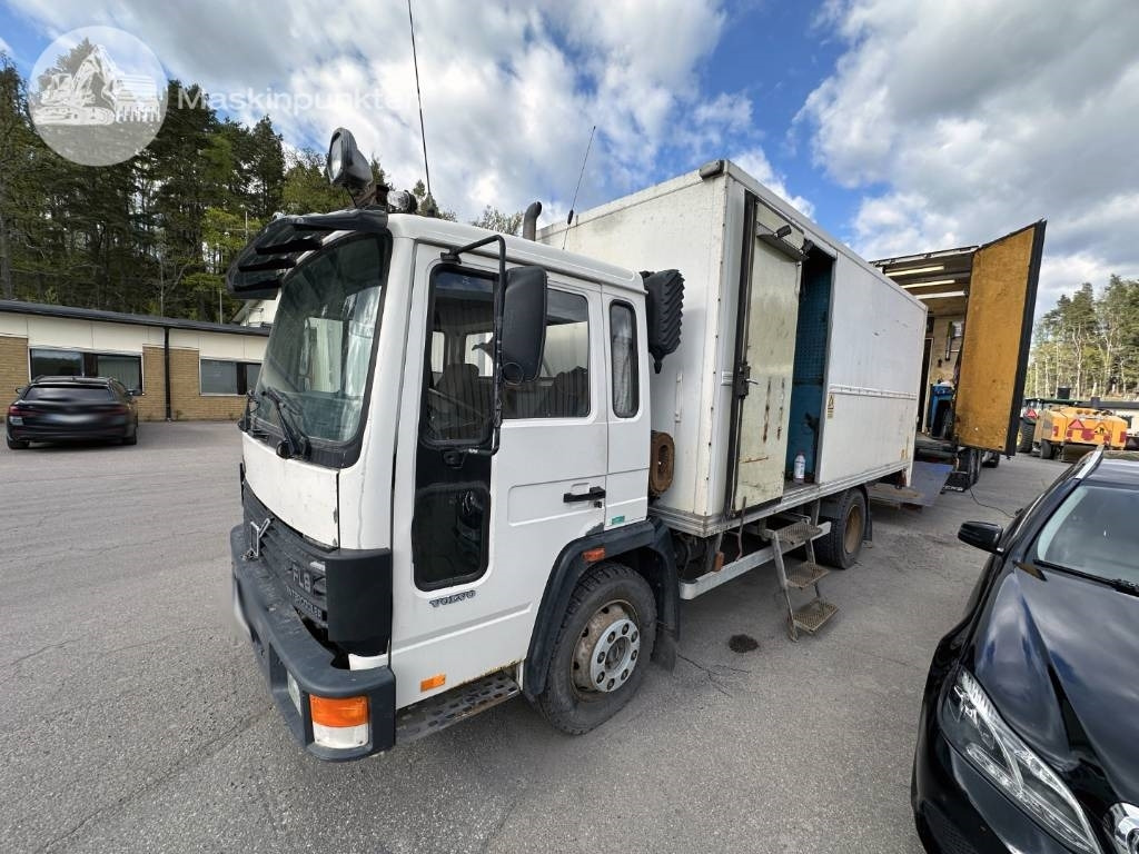 Volvo FL 610 Verkstadsinredd - Furgonas sunkvežimis: foto 1 Volvo FL 610 Verkstadsinredd - Furgonas sunkvežimis: foto 1