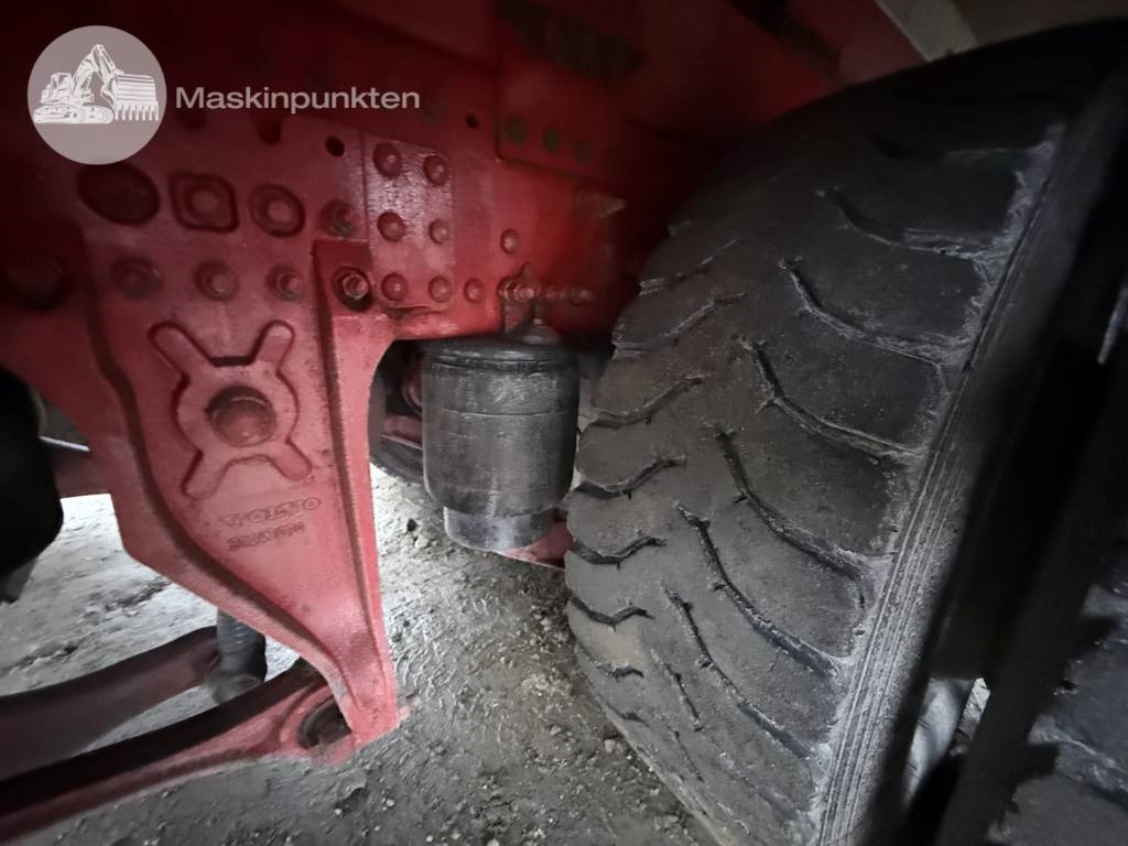 Savivartis sunkvežimis Volvo FMX 540: foto 37