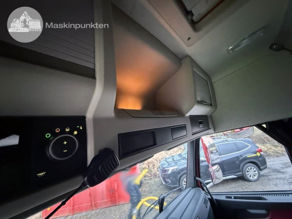 Savivartis sunkvežimis Volvo FMX 540: foto 24