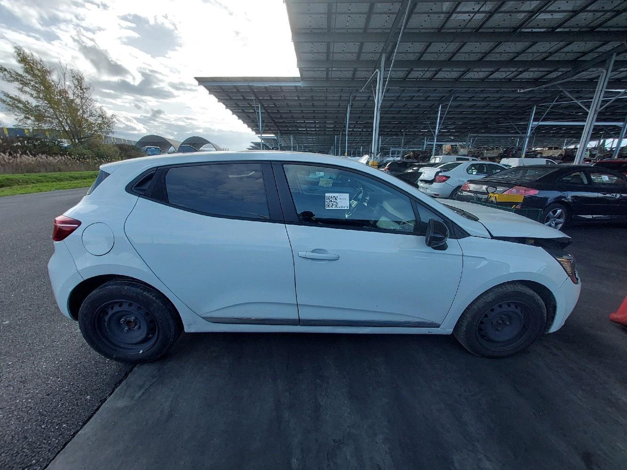 RENAULT CLIO V 1.0 TCE 90 EVOLUTION - Lengvasis automobilis: foto 3 RENAULT CLIO V 1.0 TCE 90 EVOLUTION - Lengvasis automobilis: foto 3