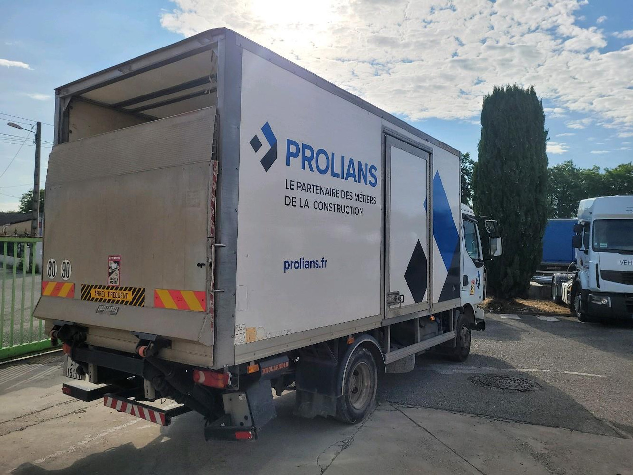 RENAULT MIDLUM 180 DXL - Furgonas sunkvežimis: foto 4 RENAULT MIDLUM 180 DXL - Furgonas sunkvežimis: foto 4