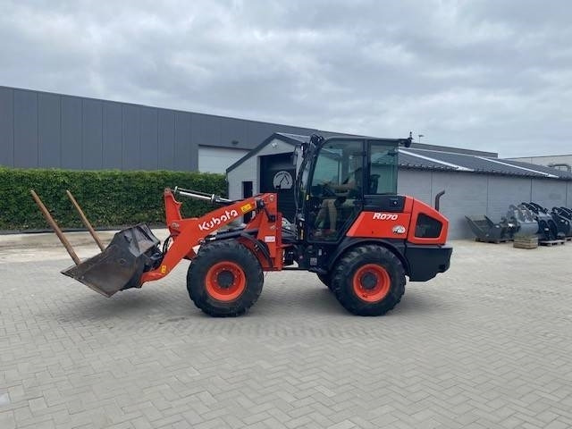 Kubota R 070 - Ratinis krautuvas: foto 2 Kubota R 070 - Ratinis krautuvas: foto 2
