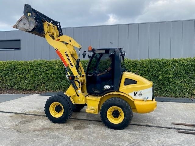 Yanmar V 8 - Ratinis krautuvas: foto 5 Yanmar V 8 - Ratinis krautuvas: foto 5
