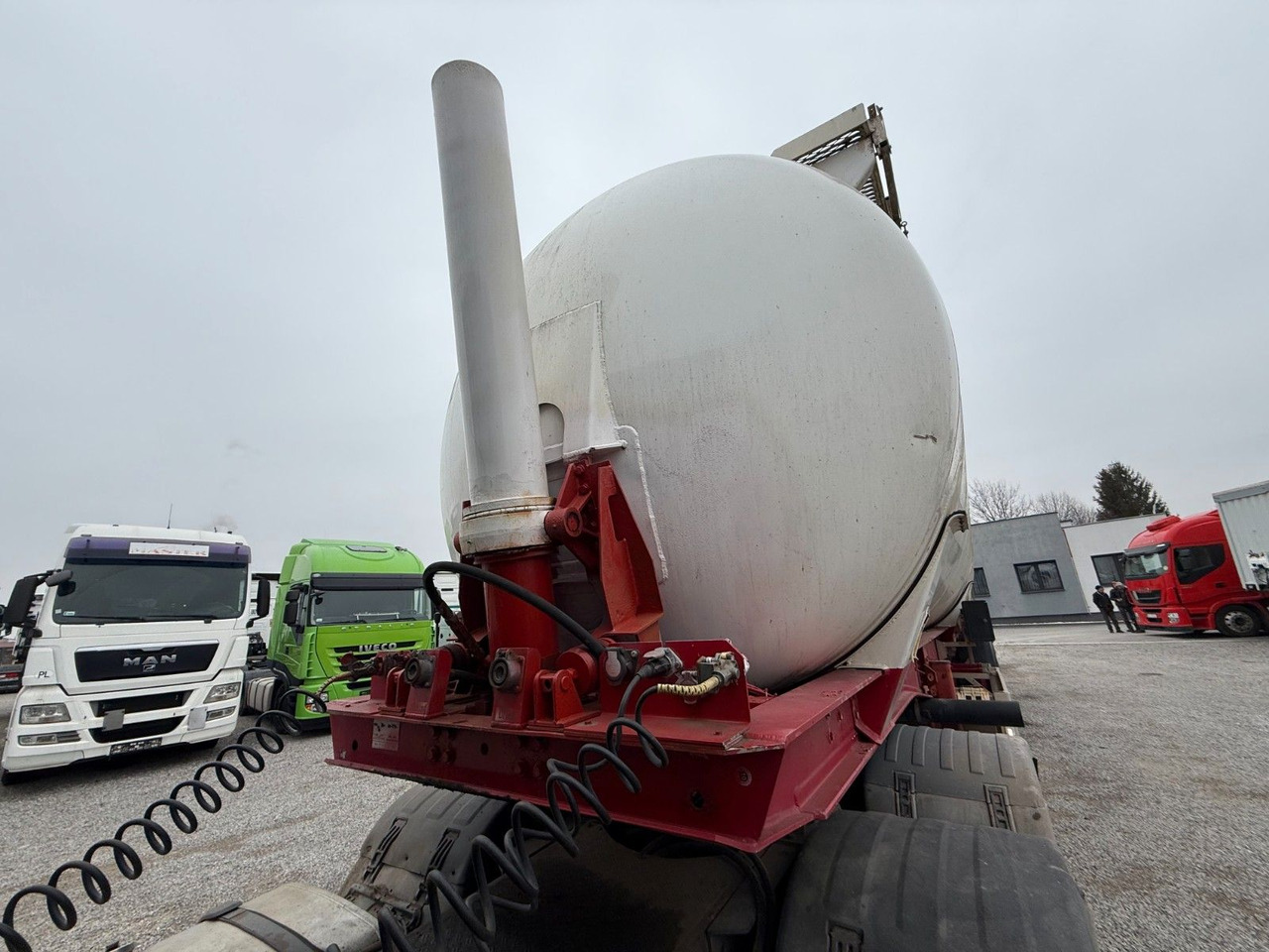 Feldbinder KIP 60.3 SILO AXLE BPW - Silo cisterna: foto 2 Feldbinder KIP 60.3 SILO AXLE BPW - Silo cisterna: foto 2