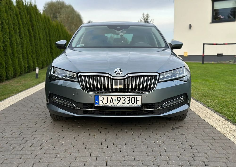 Skoda Superb 2.0 TDI SCR Style DSG - Universalas: foto 2 Skoda Superb 2.0 TDI SCR Style DSG - Universalas: foto 2