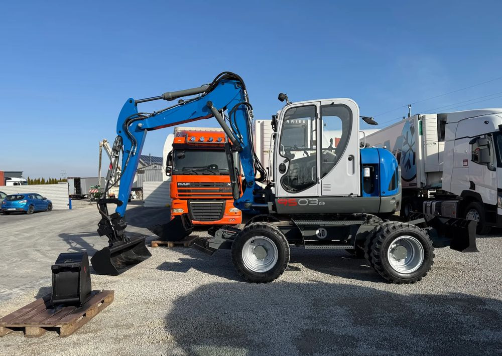 Wacker Neuson 9503-2 TRZY ŁYŻKI - Ratinis ekskavatorius: foto 4 Wacker Neuson 9503-2 TRZY ŁYŻKI - Ratinis ekskavatorius: foto 4