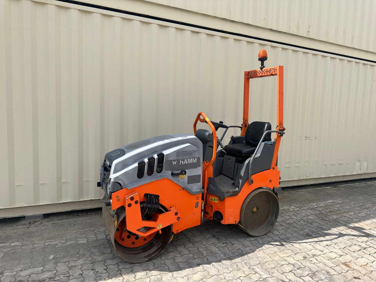 Hamm HD8VV / 2016 BJ / 817 H / 1.580 KG - Asfalto volus: foto 1 Hamm HD8VV / 2016 BJ / 817 H / 1.580 KG - Asfalto volus: foto 1