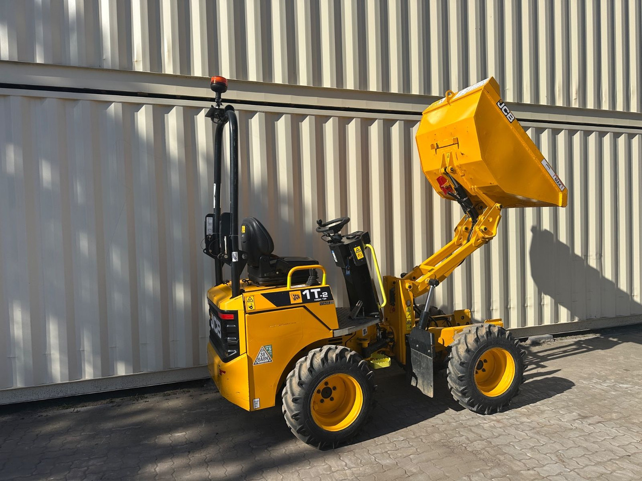JCB 1T-2 High Tip Dumper, 440 Bh, 1.000 KG - Mini savivartis: foto 4 JCB 1T-2 High Tip Dumper, 440 Bh, 1.000 KG - Mini savivartis: foto 4