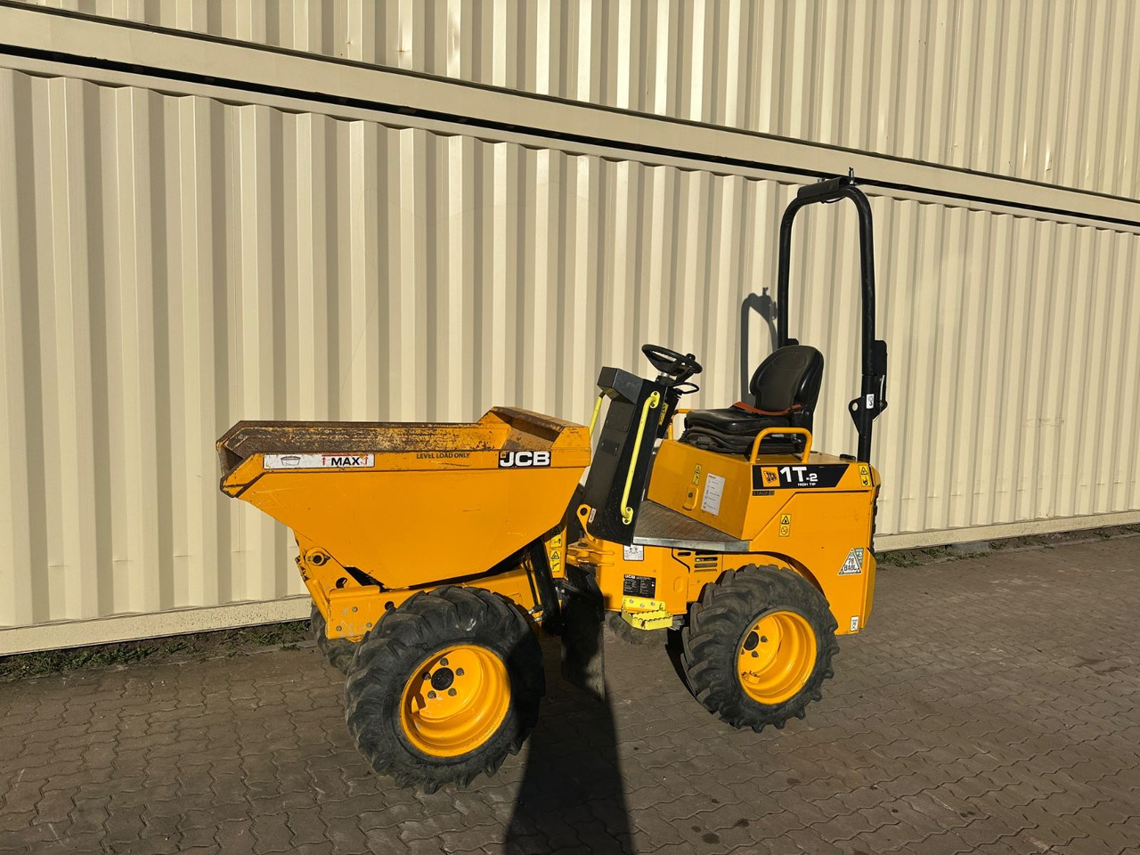 JCB 1T-2 High Tip Dumper, 598 Bh, 1.000 KG - Mini savivartis: foto 1 JCB 1T-2 High Tip Dumper, 598 Bh, 1.000 KG - Mini savivartis: foto 1