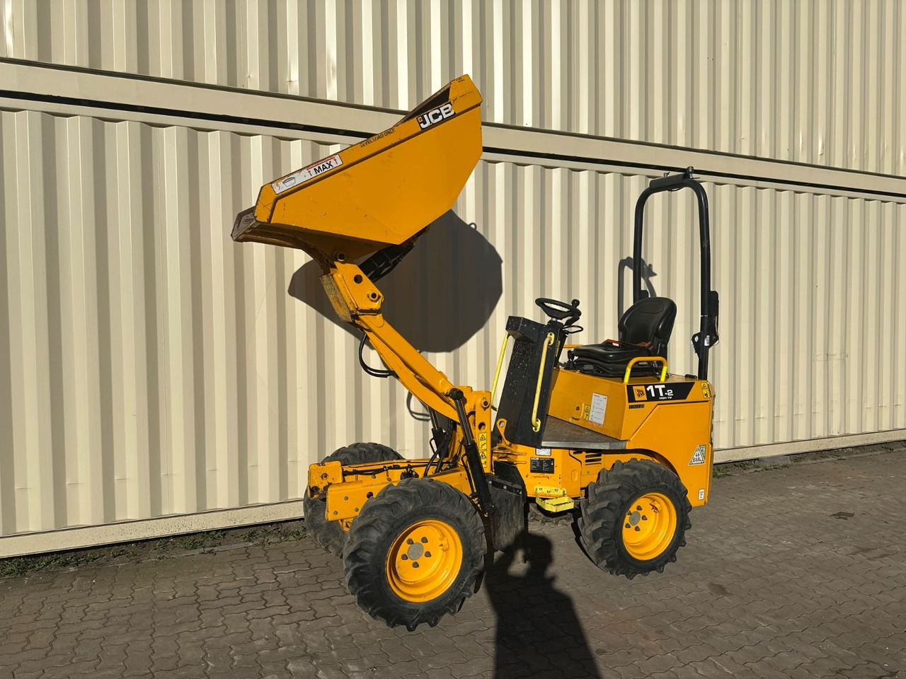 JCB 1T-2 High Tip Dumper, 632 Bh, 1.000 KG - Mini savivartis: foto 1 JCB 1T-2 High Tip Dumper, 632 Bh, 1.000 KG - Mini savivartis: foto 1