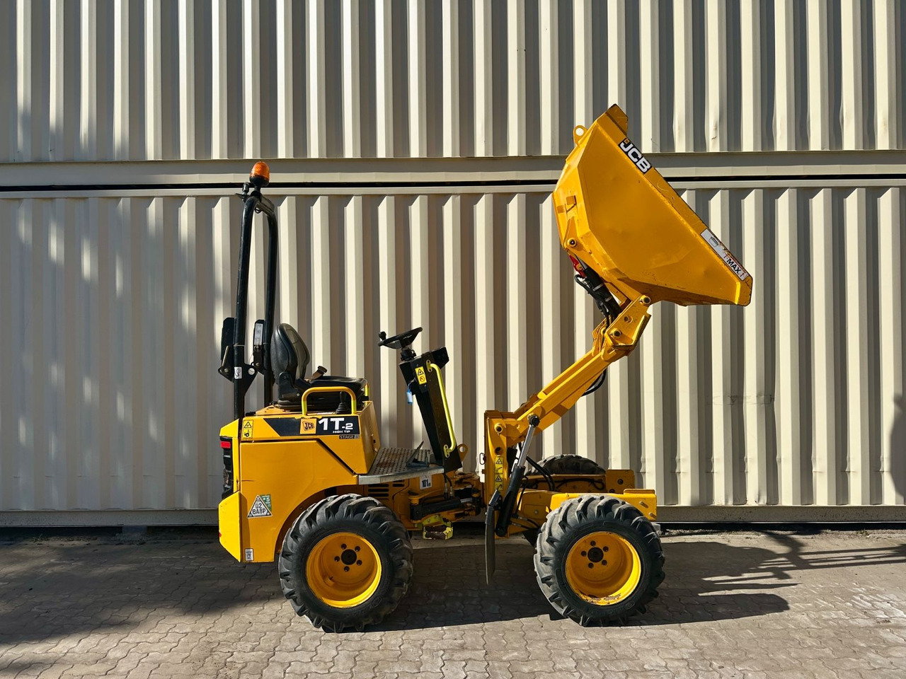 JCB 1T-2 High Tip Dumper, 674 Bh, 1.000 KG - Mini savivartis: foto 5 JCB 1T-2 High Tip Dumper, 674 Bh, 1.000 KG - Mini savivartis: foto 5