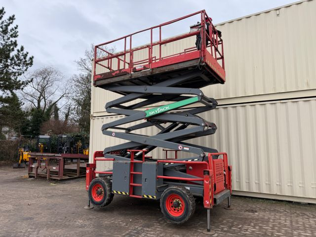 Skyjack SJ8841RT 4x4 Diesel / 14.5 Meter - Žirklinis keltuvas: foto 2 Skyjack SJ8841RT 4x4 Diesel / 14.5 Meter - Žirklinis keltuvas: foto 2