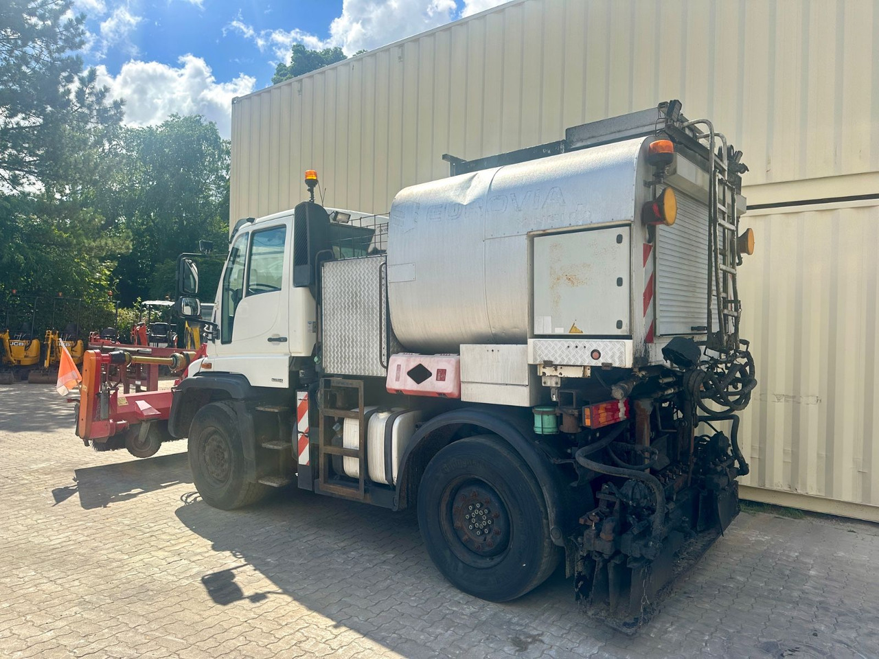Unimog U400 Schäfer-Technic Bitum/Asphalt / TÜV 02/2026 - Asfalto mašina: foto 3 Unimog U400 Schäfer-Technic Bitum/Asphalt / TÜV 02/2026 - Asfalto mašina: foto 3