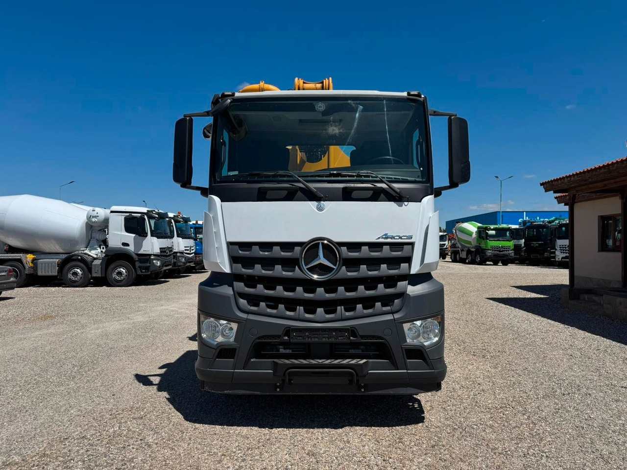Mercedes-Benz AROCS 4442 SCHWING S43SX - Betono siurblys: foto 2 Mercedes-Benz AROCS 4442 SCHWING S43SX - Betono siurblys: foto 2