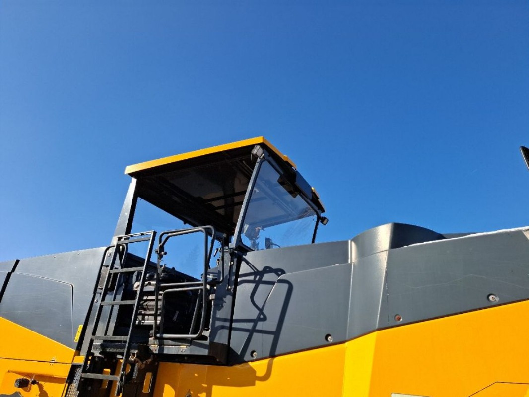 Asfalto mašina BOMAG DE BM 2200/75 Stage IV/Tier 4f: foto 30 Asfalto mašina BOMAG DE BM 2200/75 Stage IV/Tier 4f: foto 30