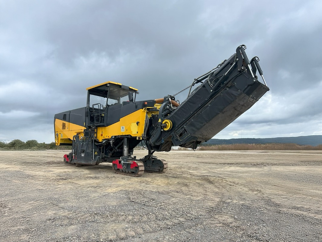 Asfalto mašina BOMAG DE BM 2200/75 Stage IV/Tier 4f: foto 35 Asfalto mašina BOMAG DE BM 2200/75 Stage IV/Tier 4f: foto 35