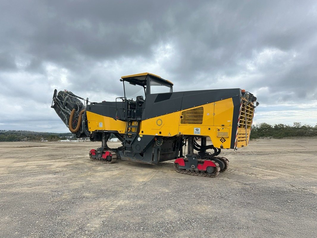 Asfalto mašina BOMAG DE BM 2200/75 Stage IV/Tier 4f: foto 34 Asfalto mašina BOMAG DE BM 2200/75 Stage IV/Tier 4f: foto 34