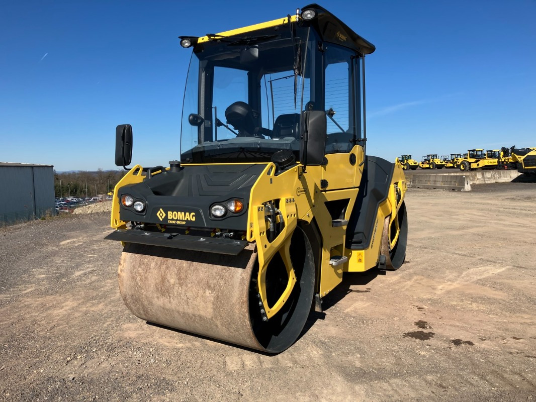 BOMAG DE BW 141 AD-50 Stage IIIa/Tier 4i - Asfalto volus: foto 1 BOMAG DE BW 141 AD-50 Stage IIIa/Tier 4i - Asfalto volus: foto 1