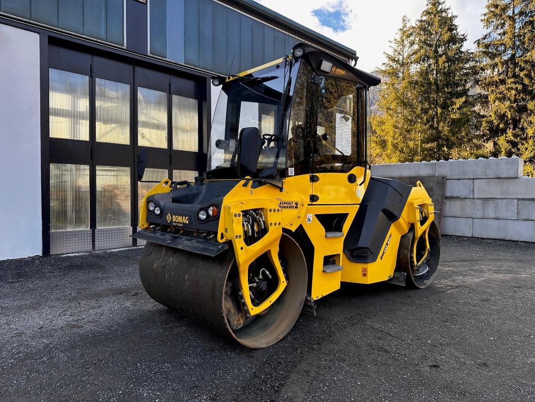 BOMAG DE BW 151 AD-5 AM Stage V/Tier 4f - Asfalto volus: foto 1 BOMAG DE BW 151 AD-5 AM Stage V/Tier 4f - Asfalto volus: foto 1