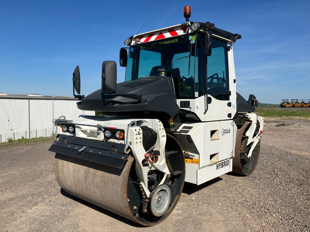 BOMAG DE BW 174 AP-4 AM Hybr. Stage V /Tier 4f - Asfalto volus: foto 1 BOMAG DE BW 174 AP-4 AM Hybr. Stage V /Tier 4f - Asfalto volus: foto 1