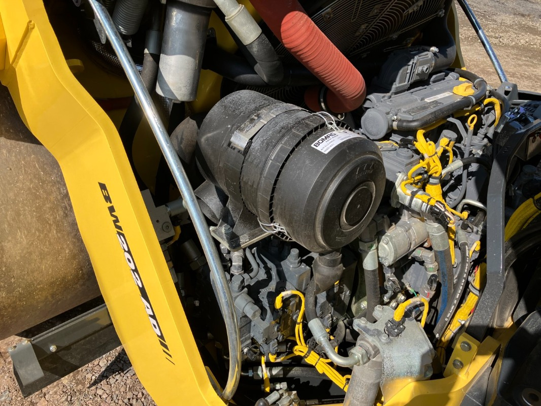 BOMAG DE BW 202 AD-50 Stage II/Tier 2 - Asfalto volus: foto 5 BOMAG DE BW 202 AD-50 Stage II/Tier 2 - Asfalto volus: foto 5