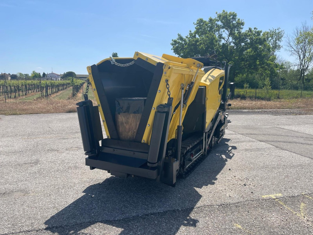 BOMAG IT BF 200 C-2 S200 TV Stage V/Tier 4f - Asfalto klotuvas: foto 1 BOMAG IT BF 200 C-2 S200 TV Stage V/Tier 4f - Asfalto klotuvas: foto 1