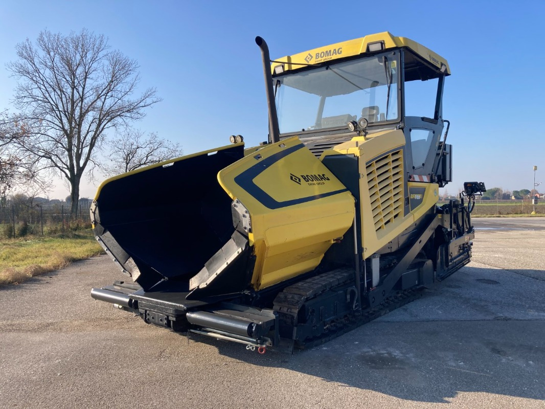 BOMAG IT BF 700 C-2 S500 Stage IV/Tier 4f - Asfalto klotuvas: foto 1 BOMAG IT BF 700 C-2 S500 Stage IV/Tier 4f - Asfalto klotuvas: foto 1