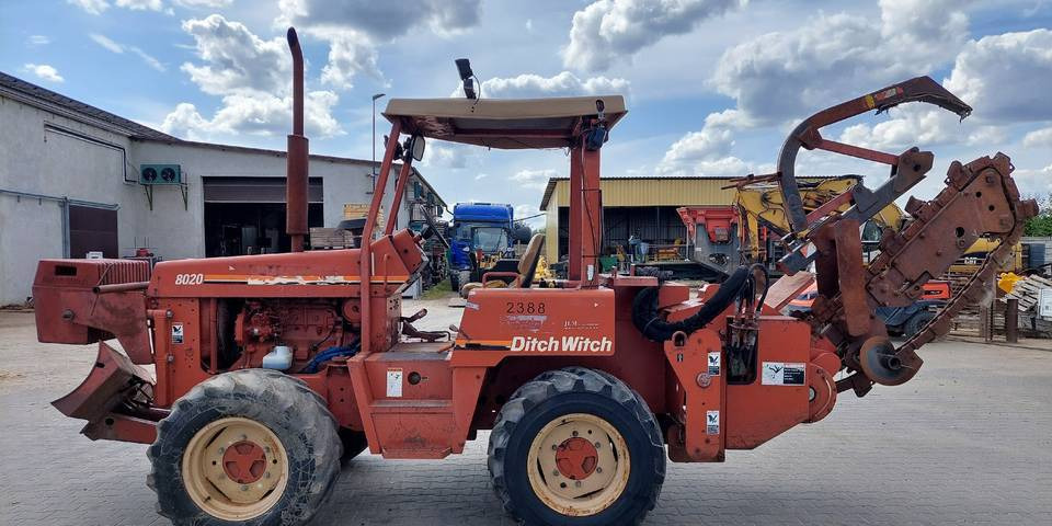 Koparka łańcuchowa Ditch Witch 8020 85KM - Grioviakasė: foto 5 Koparka łańcuchowa Ditch Witch 8020 85KM - Grioviakasė: foto 5