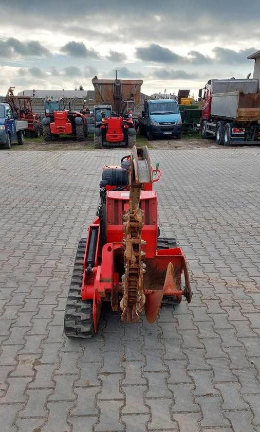 Koparka łańcuchowa Ditch Witch C24X 24 KM Honda - Grioviakasė: foto 3 Koparka łańcuchowa Ditch Witch C24X 24 KM Honda - Grioviakasė: foto 3