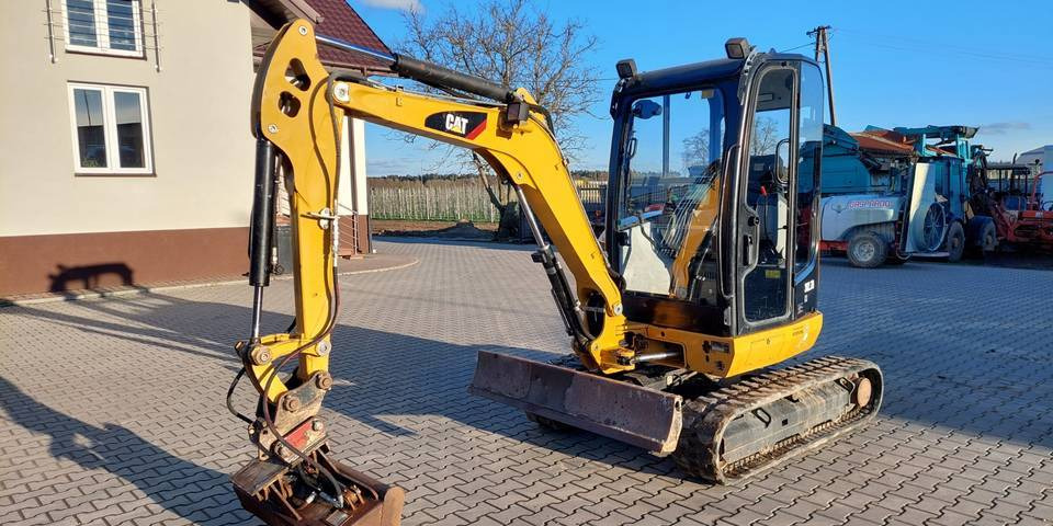 Minikoparka Caterpillar CAT 302.7D CR - Vikšrinis ekskavatorius: foto 2 Minikoparka Caterpillar CAT 302.7D CR - Vikšrinis ekskavatorius: foto 2