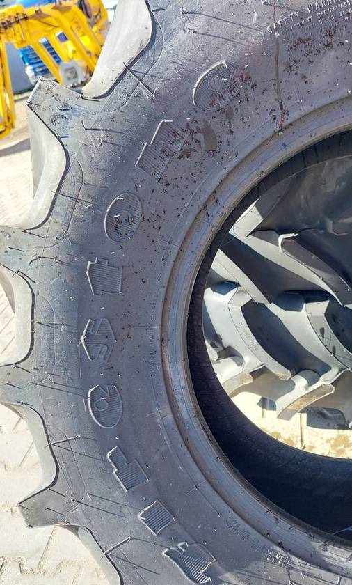 NOWE opony Firestone Radial 4000 360/70R20 8 sztuk - Padanga - Žemės ūkio technika: foto 3 NOWE opony Firestone Radial 4000 360/70R20 8 sztuk - Padanga - Žemės ūkio technika: foto 3