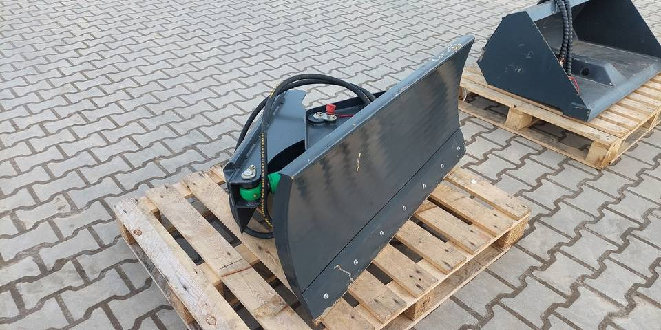 Pług do Ditch Witch R300 Bobcat Avant - Verstuvas: foto 5 Pług do Ditch Witch R300 Bobcat Avant - Verstuvas: foto 5