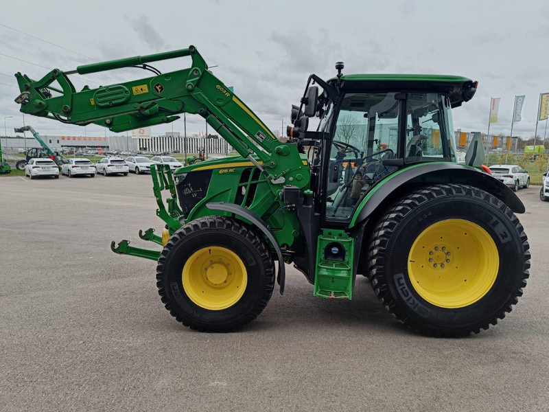 John Deere 6115 RC - Traktorius: foto 4 John Deere 6115 RC - Traktorius: foto 4
