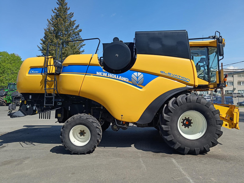 New Holland CX6090 - Derliaus nuėmimo kombainas: foto 2 New Holland CX6090 - Derliaus nuėmimo kombainas: foto 2