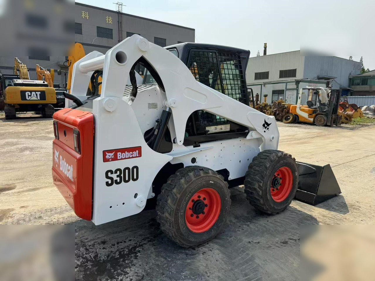 BOBCAT S300 - Mini krautuvas: foto 3 BOBCAT S300 - Mini krautuvas: foto 3