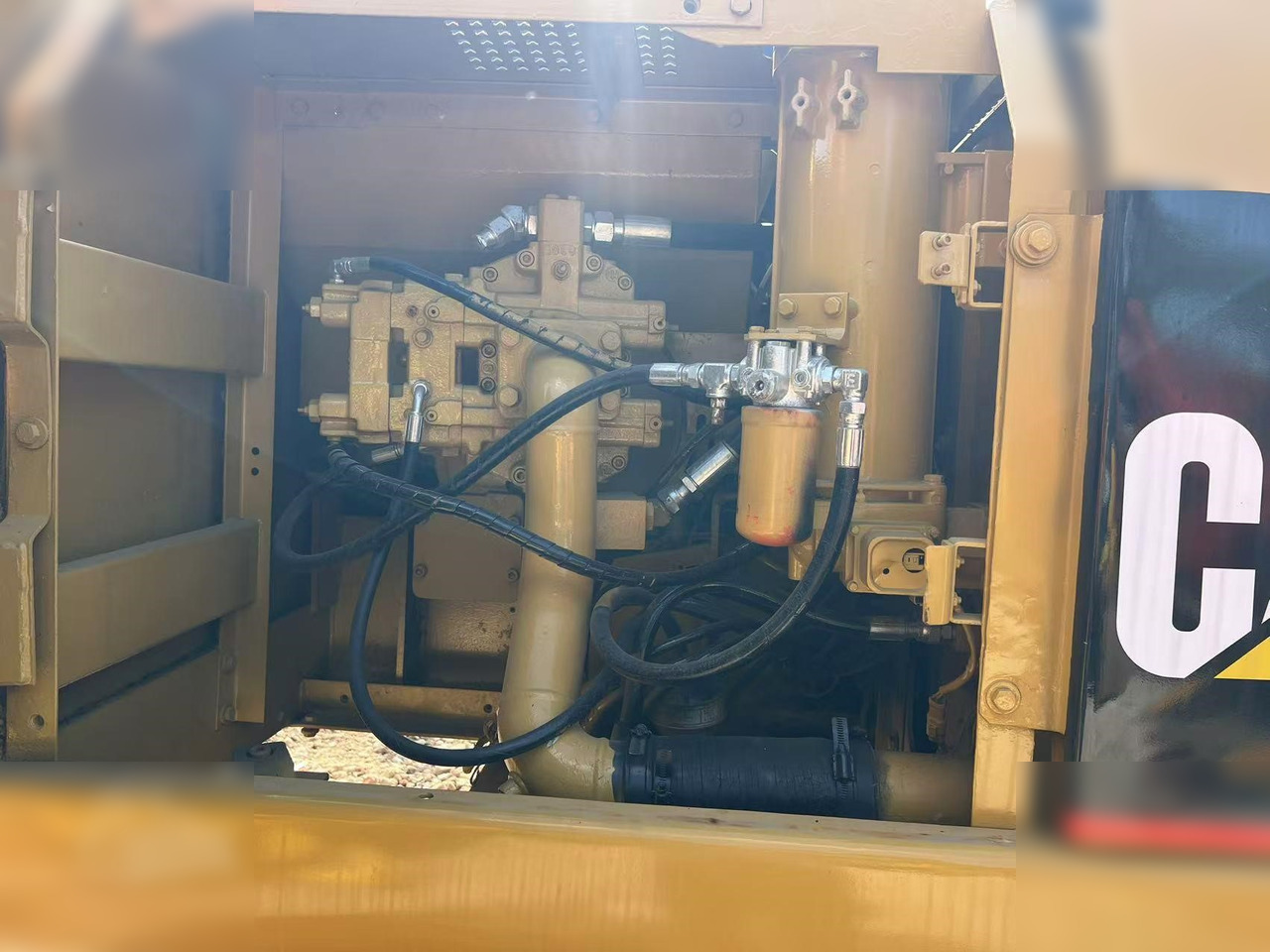 CATERPILLAR 320BL - Vikšrinis ekskavatorius: foto 5 CATERPILLAR 320BL - Vikšrinis ekskavatorius: foto 5