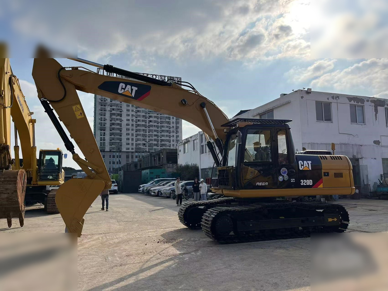 CATERPILLAR 320D - Vikšrinis ekskavatorius: foto 3 CATERPILLAR 320D - Vikšrinis ekskavatorius: foto 3