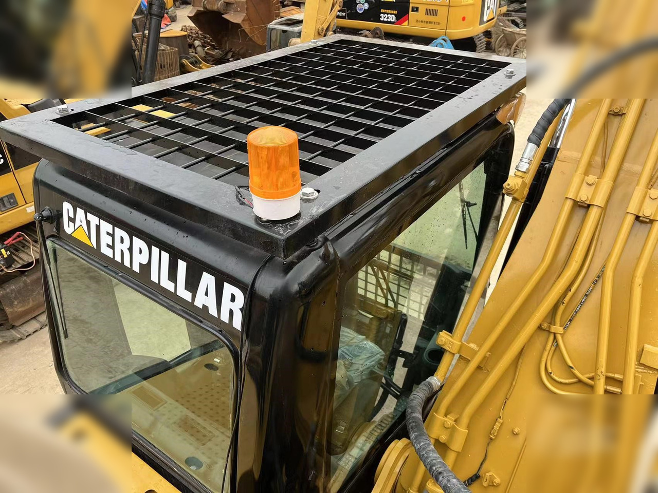 Vikšrinis ekskavatorius CATERPILLAR 320D2: foto 7