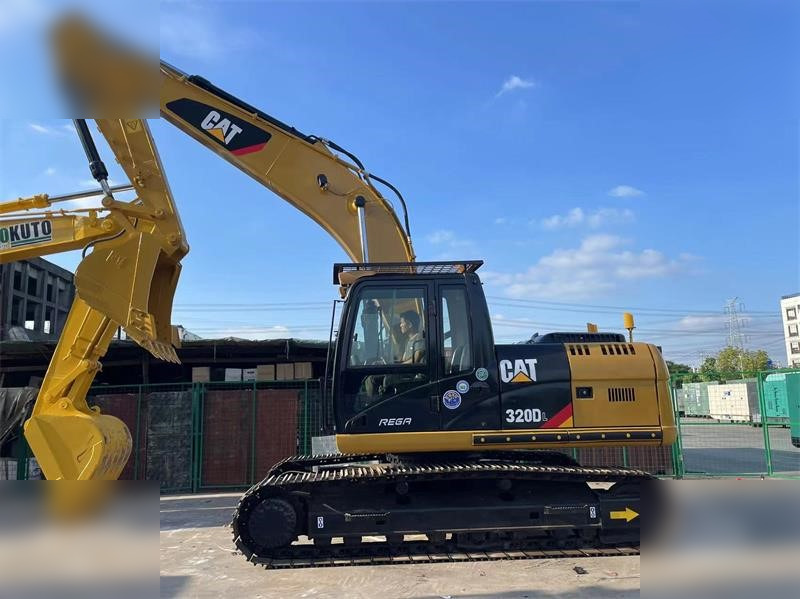 CATERPILLAR 320DL - Vikšrinis ekskavatorius: foto 3 CATERPILLAR 320DL - Vikšrinis ekskavatorius: foto 3