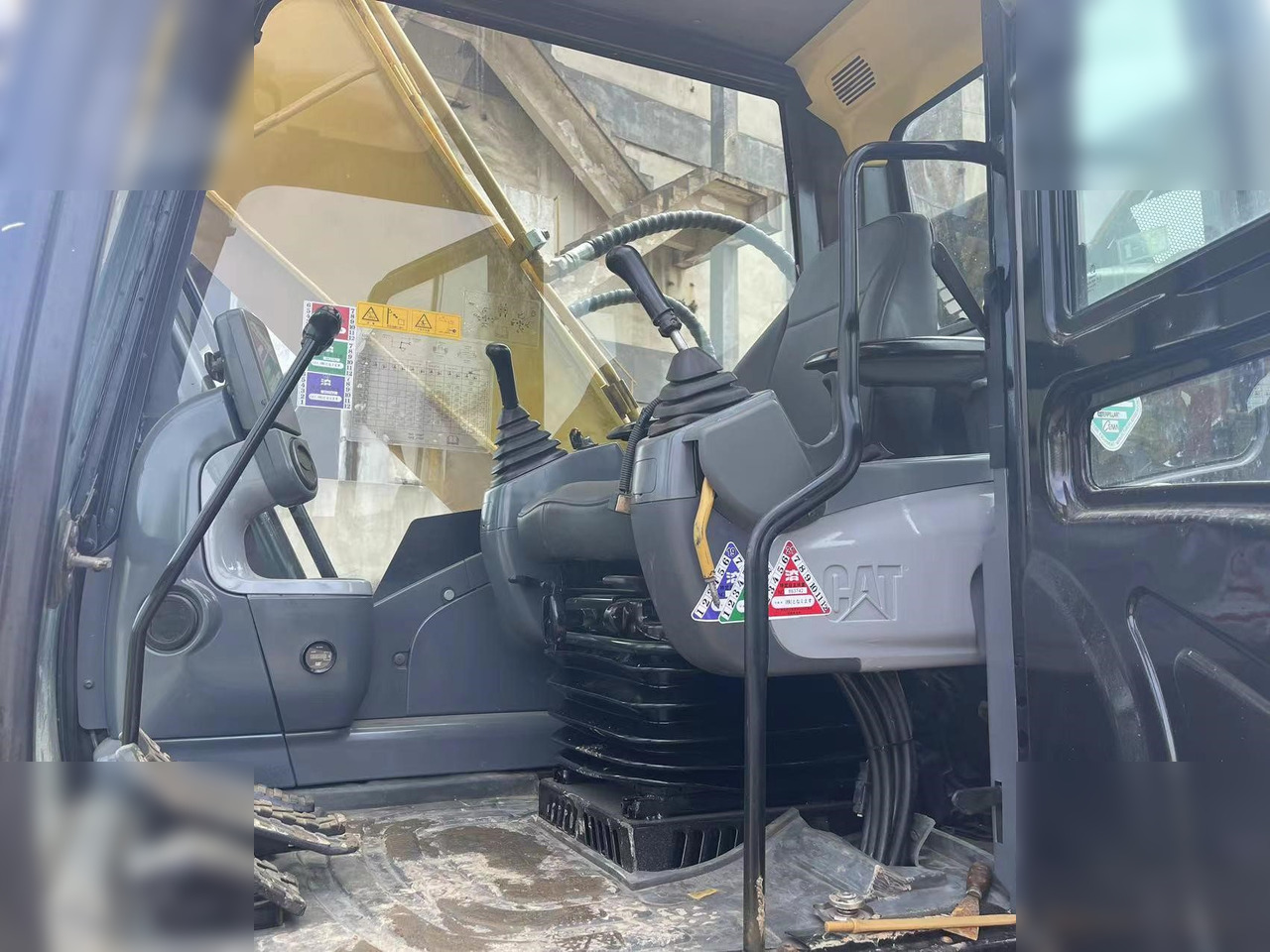 Vikšrinis ekskavatorius CATERPILLAR 320DL: foto 10