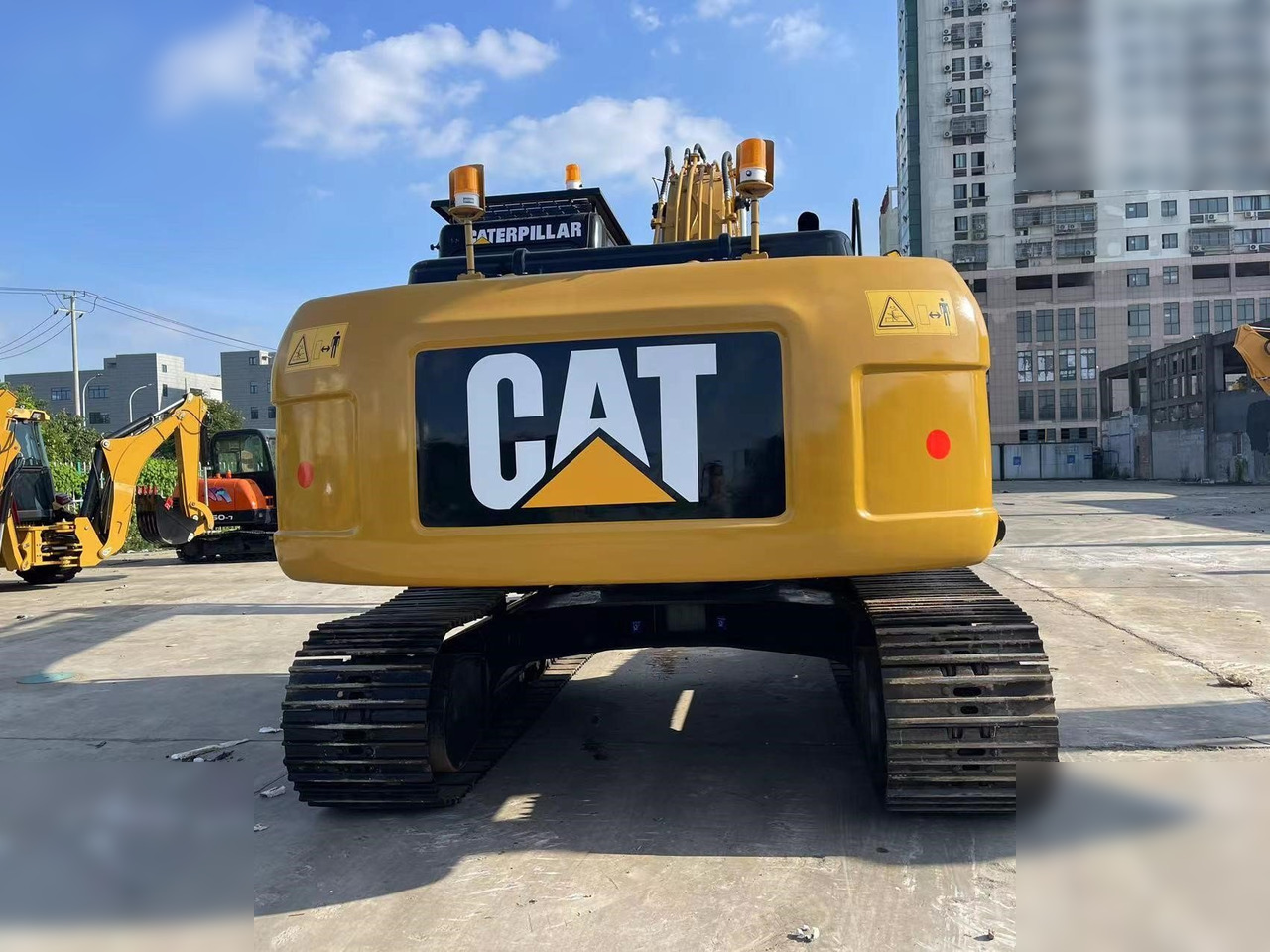 CATERPILLAR 320DL - Vikšrinis ekskavatorius: foto 4 CATERPILLAR 320DL - Vikšrinis ekskavatorius: foto 4