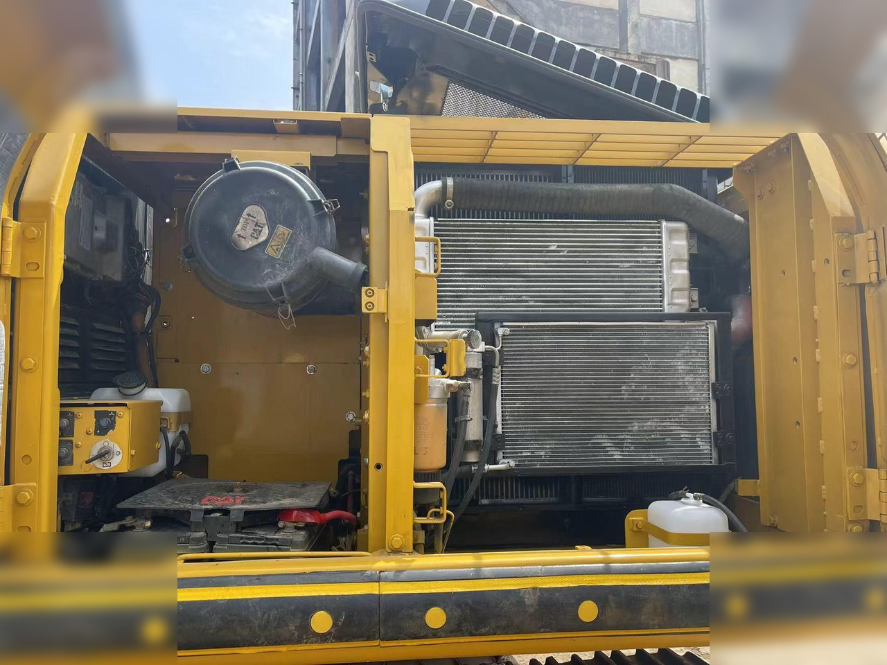 Vikšrinis ekskavatorius CATERPILLAR 320DL: foto 12